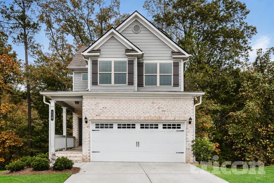 Interior Photo - Tricon Macland Township