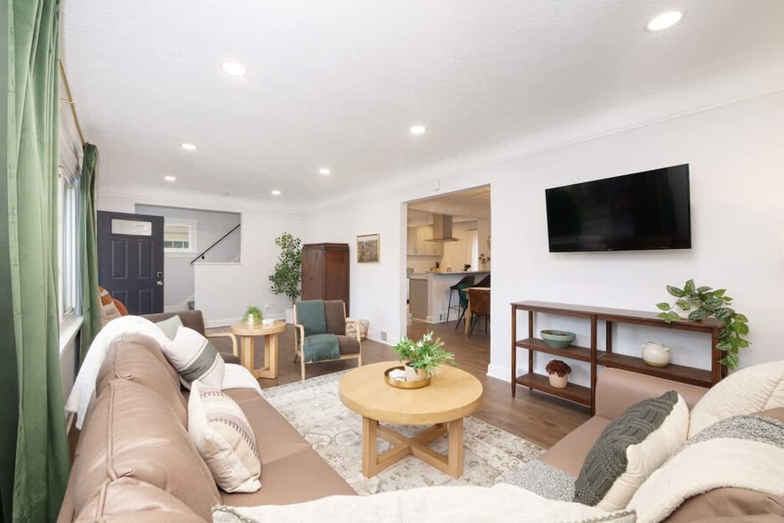 Building Photo - 3544 Tuttle Ave