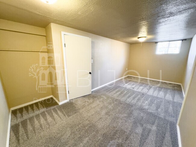 Building Photo - Downtown Ranch Home with View of Pikes Peak