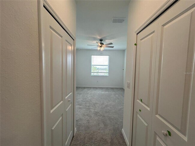 Building Photo - 12240 Wellen Golf St