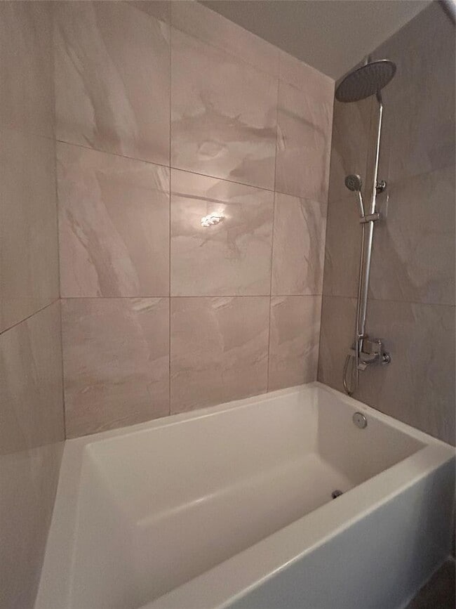 Building Photo - 8922 Trone Cir