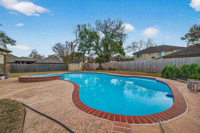 Building Photo - 3204 Farmers Field