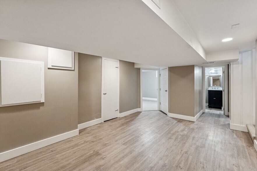 Building Photo - 2937 S 900 E