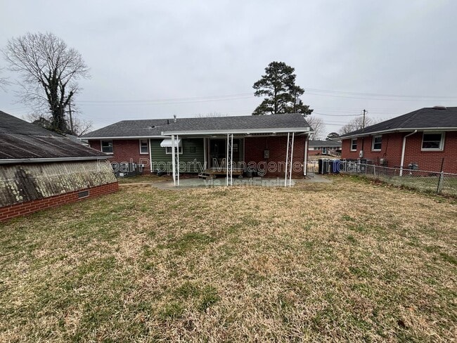 Building Photo - 47 Beaconsdale Ln