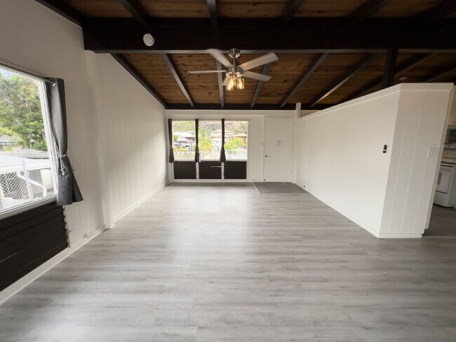Building Photo - 1301 Kuuna St