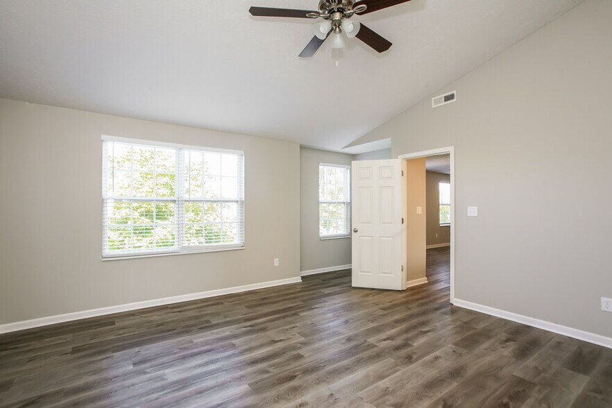 Building Photo - 8513 Vanguard Ln