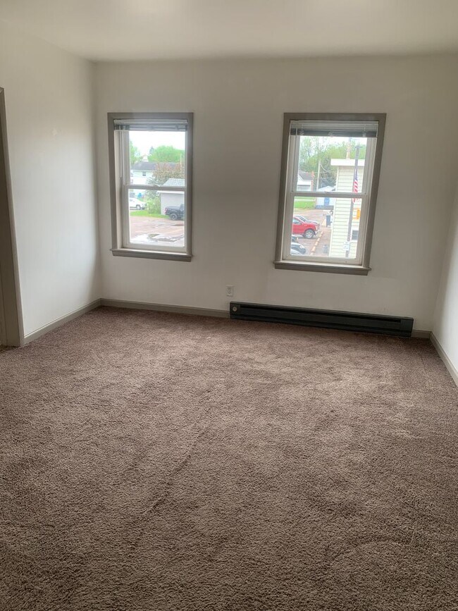 Building Photo - 115 E Lincoln Ave