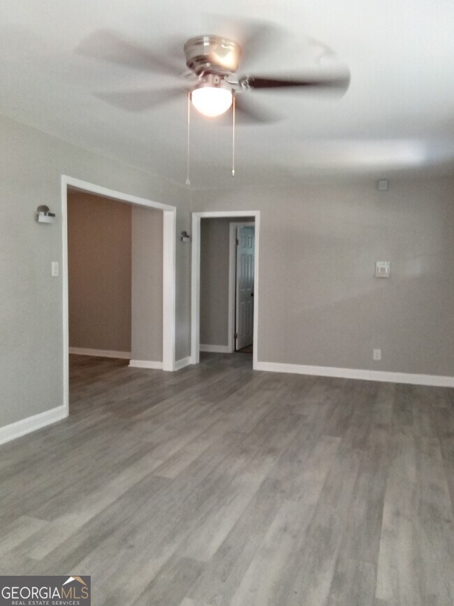Building Photo - 2506 Eastwood Dr