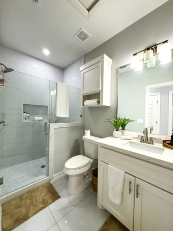 Building Photo - 1122 Country Club Dr