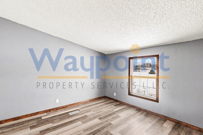 Building Photo - 9127 N Vickeryville Rd