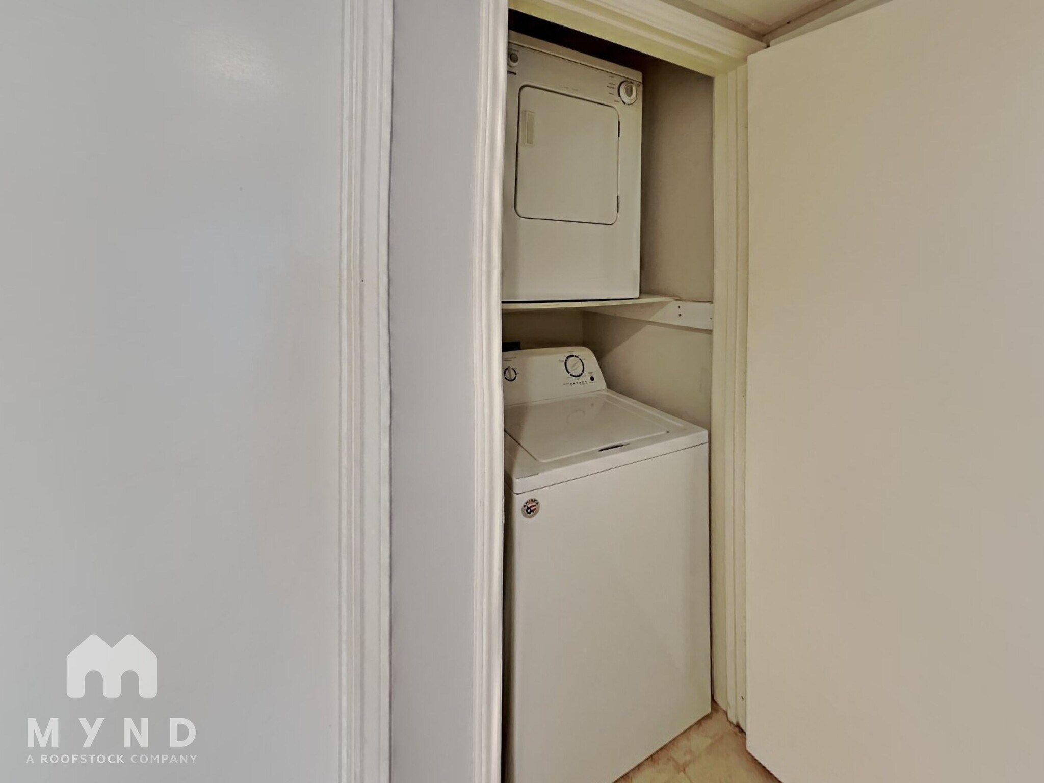 Building Photo - 7525 Holly Hill Dr