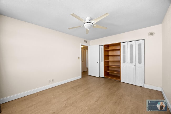 Building Photo - 137 Golden Isles Dr