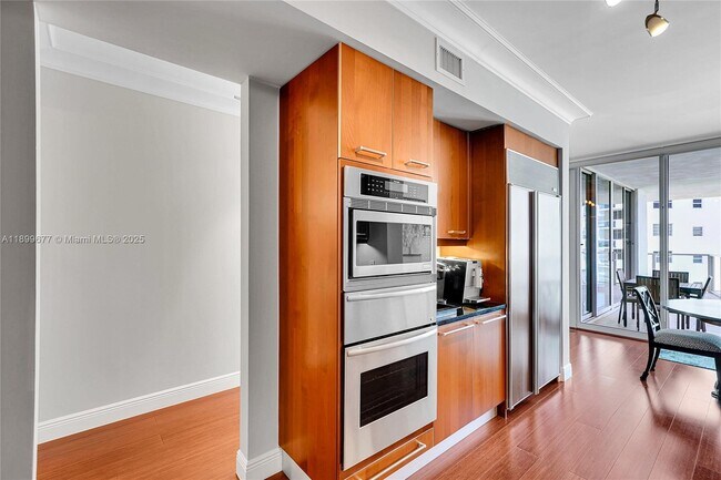 Building Photo - 3101 S Ocean Dr