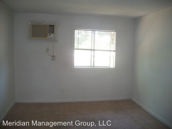 Building Photo - 2 br, 1 bath Apartment - 4855 College Street