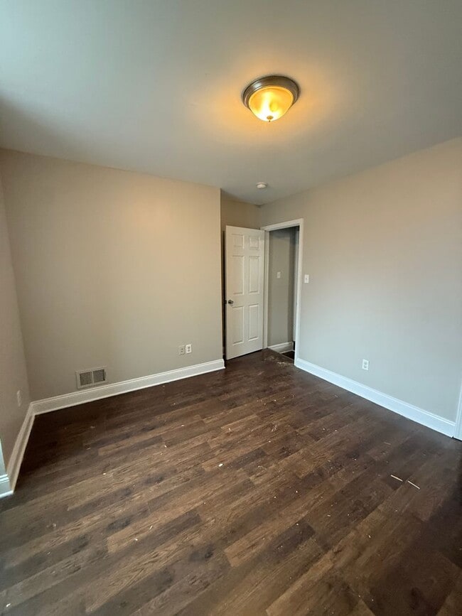 Building Photo - EXTREMELY SPACIOUS AND REMARKABLY REMODELED NORTHSIDE HOME- AVAIL MAY 1ST!