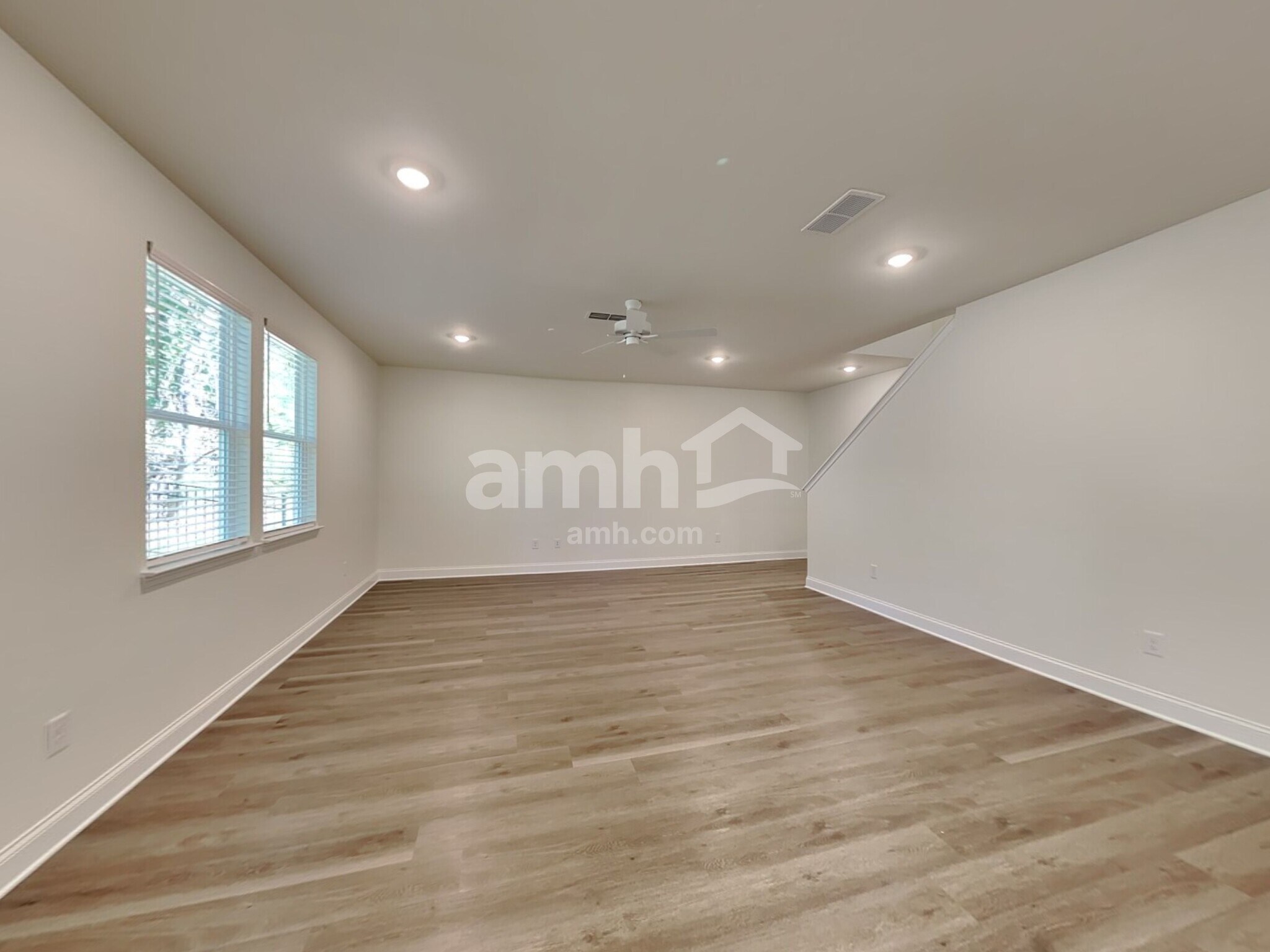 Building Photo - 850 Jubilation St