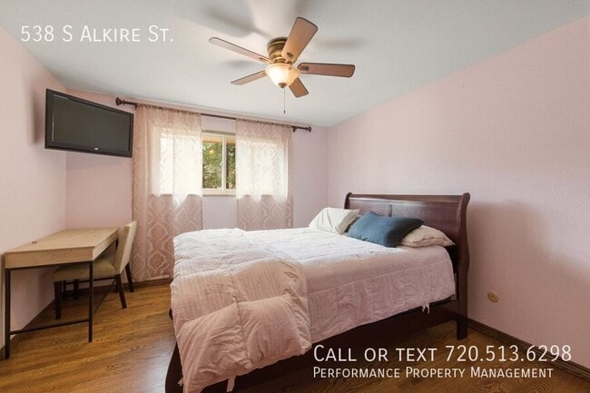 Building Photo - 538 S Alkire St