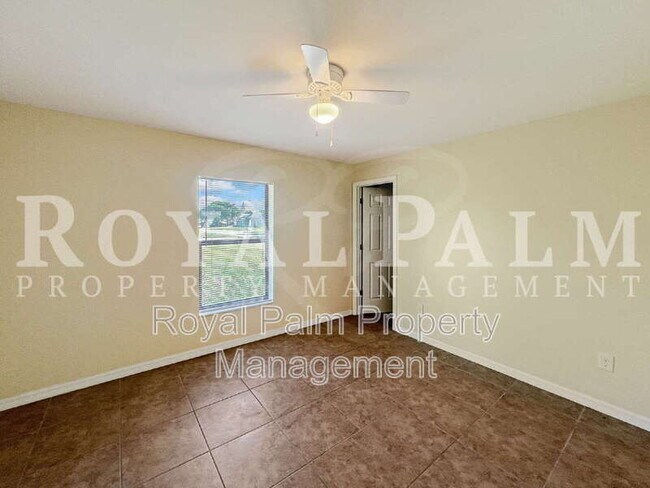 Building Photo - 111 SE 2nd Ave