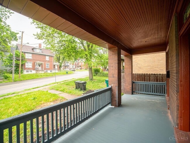 Building Photo - 2408 Highland Ave
