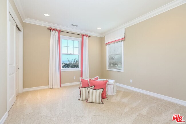 Building Photo - 7391 W Coastal View Dr