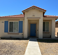 Building Photo - UPGRADED 2 BEDROOM BEAUTY.