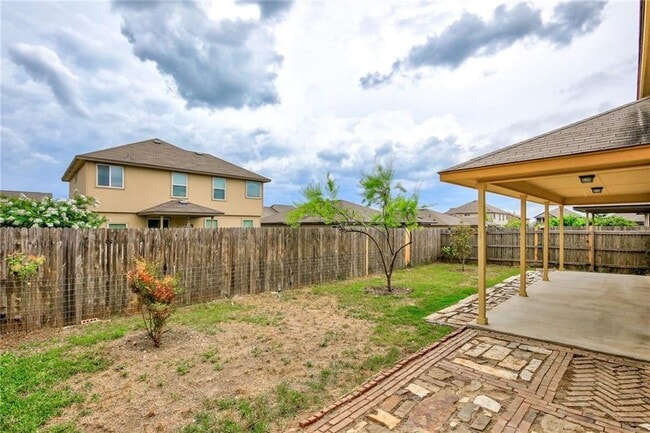 Building Photo - 137 Langtry Ln