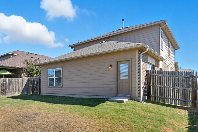 Building Photo - Large 4 bed, 2.5 bath Home in Meadows of K...