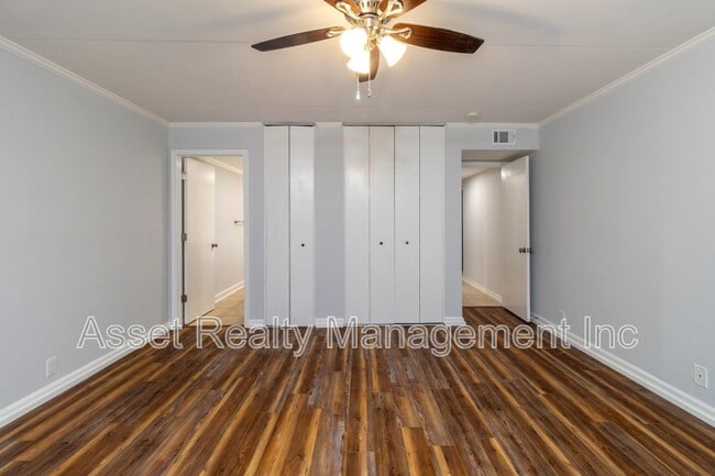 Building Photo - 454 Berlin Dr