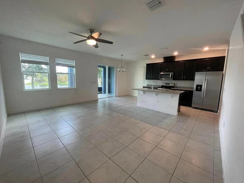 Building Photo - 1351 Merrydale Way