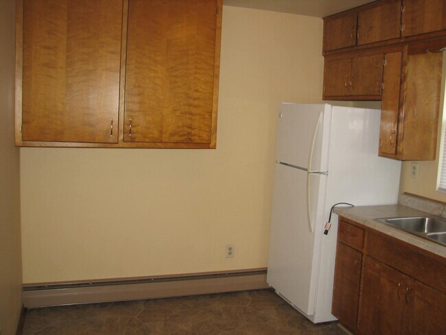 Building Photo - 518 11th Pl