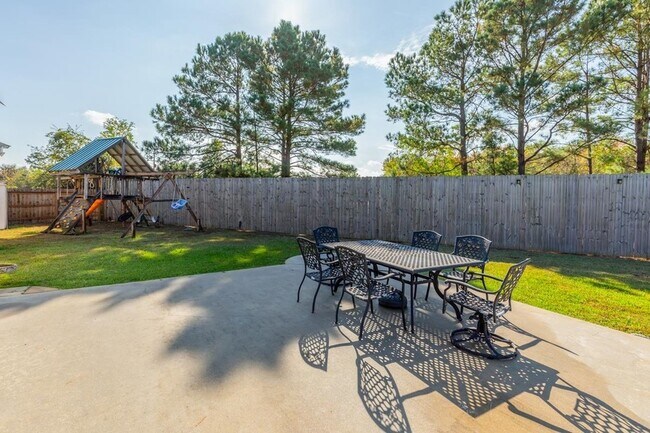 Building Photo - 665 Winchester Dr