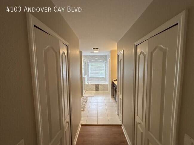 Building Photo - 4103 Andover Cay Blvd