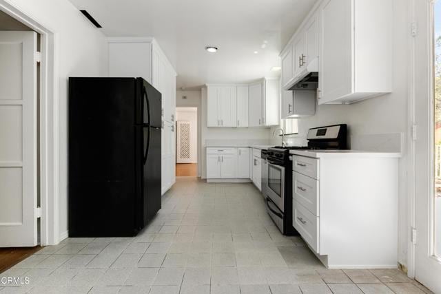 Building Photo - 2721 E Chevy Chase Dr