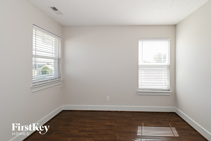 Building Photo - 607 Albermarle Dr