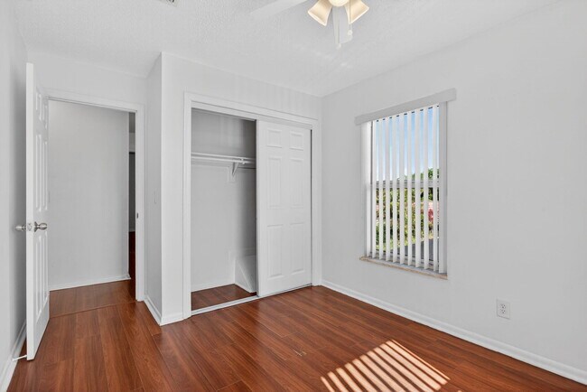 Building Photo - 7599 NW 73rd Terrace