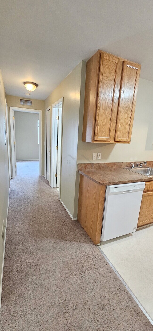 Building Photo - 156 Saber Way