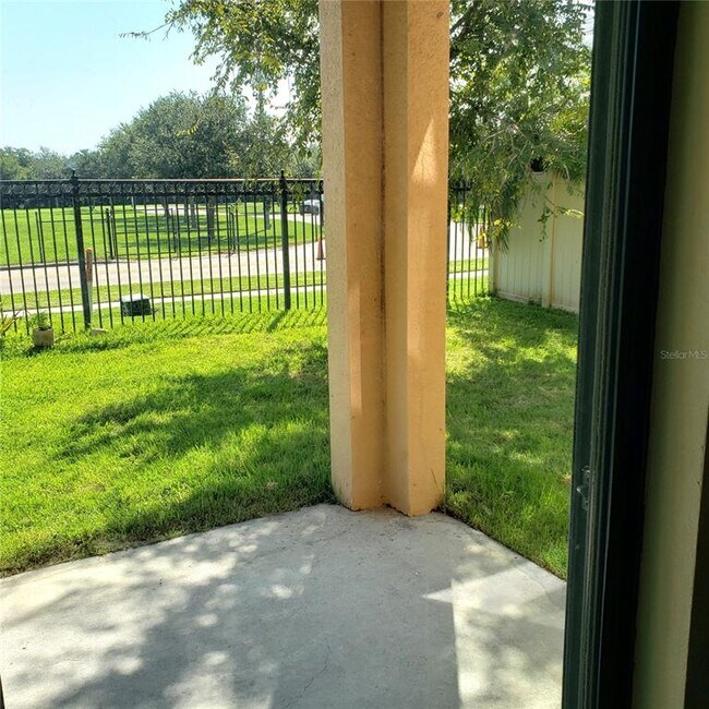 Building Photo - 2020 Leather Fern Dr