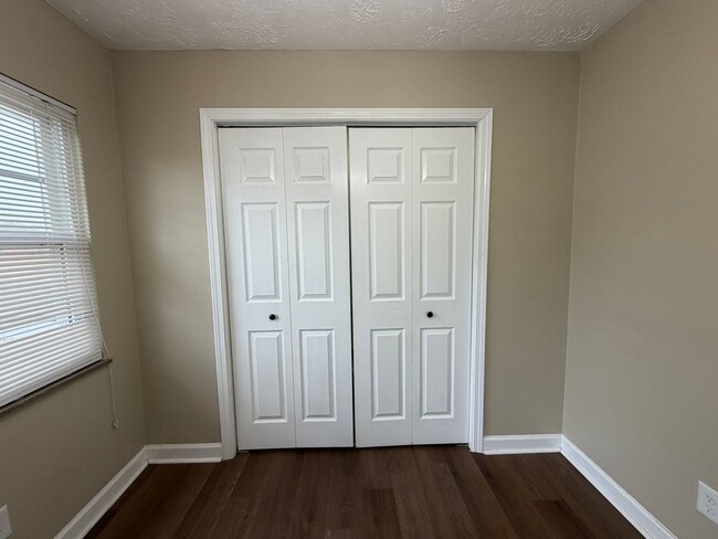 Building Photo - Nice 3 bedroom/1.5 bath home for rent in E. Morristown, Tennessee