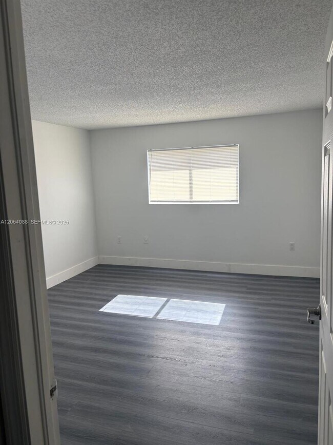 Building Photo - 14931 SW 82nd Terrace