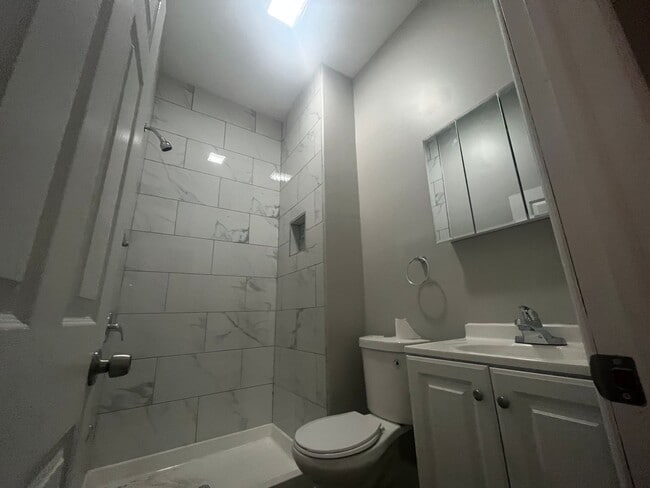 Building Photo - Beautiful 4 bed/2 bath home on 4th St. in Camden!