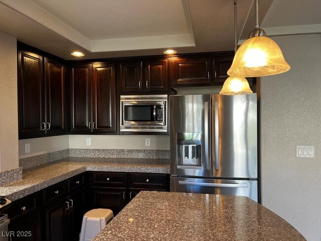 Building Photo - 1026 E Sonoran Hope Ave