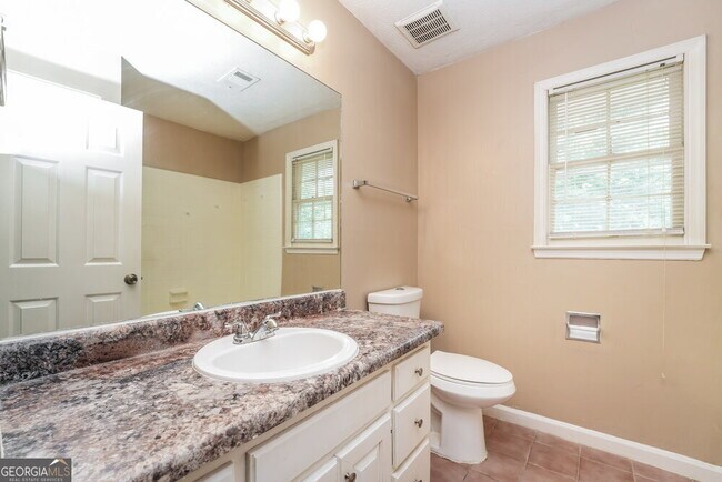 Building Photo - 3550 Spring Creek Cir
