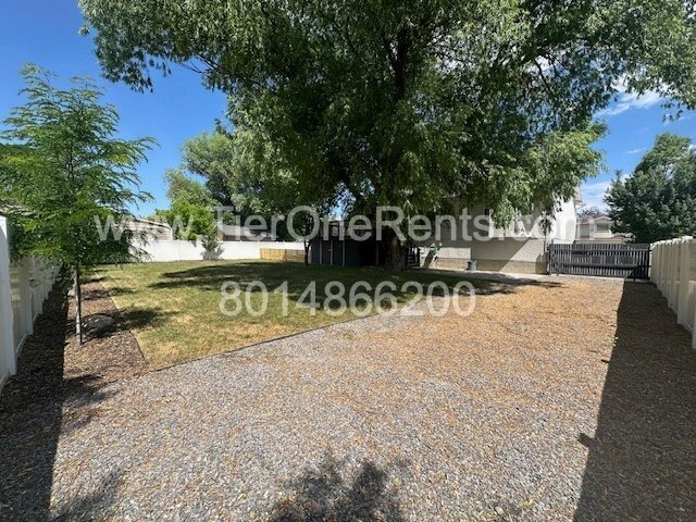 Building Photo - This property offers a NO DEPOSIT option available for qualified renters!