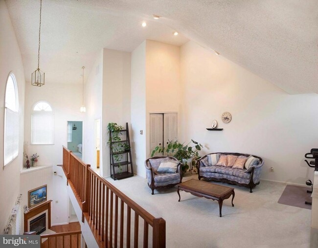 Building Photo - 1132 Chanticleer