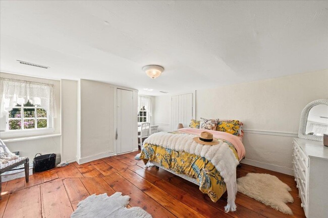 Building Photo - 15 Inningwood Rd