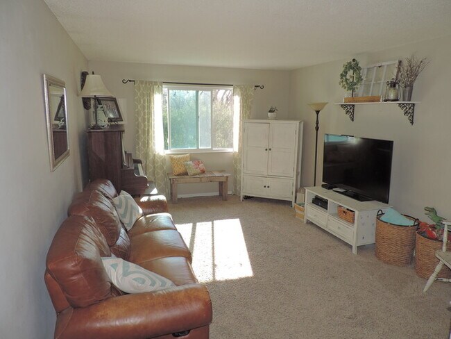 Building Photo - $1,650 | 3 Bedroom, 1 Bathroom House | Pet Friendly* | Available for August 1st, 2026 Move In!