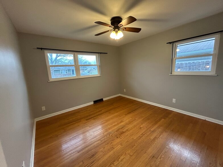 Building Photo - 1008 Lambeth Dr