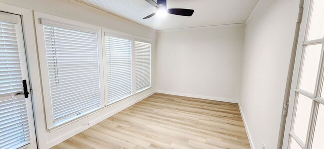 Building Photo - 1607 Centenary Dr