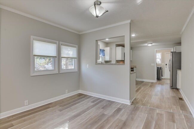 Building Photo - 2 Bed/1 Bath just minutes from Augusta University and Surrey Center, featuring granite countertop...