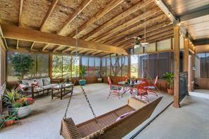 Building Photo - 930 Lakeridge Dr